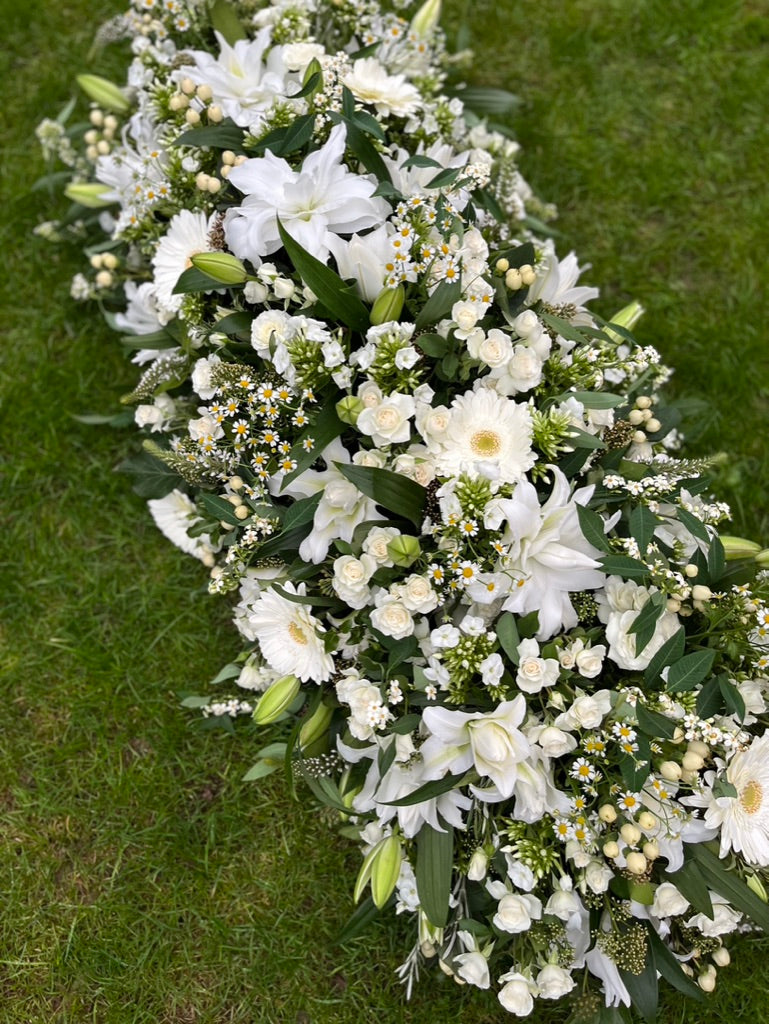Classic casket spray image 0