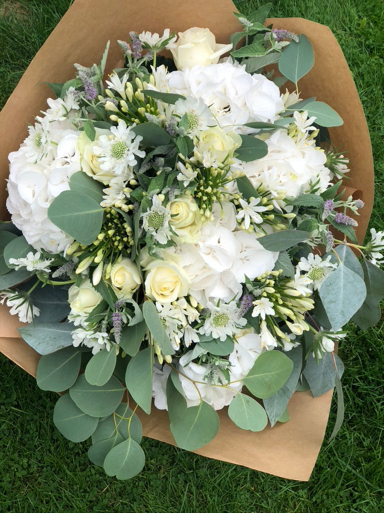 SEASONAL FLOWER DELIVERIES image 8