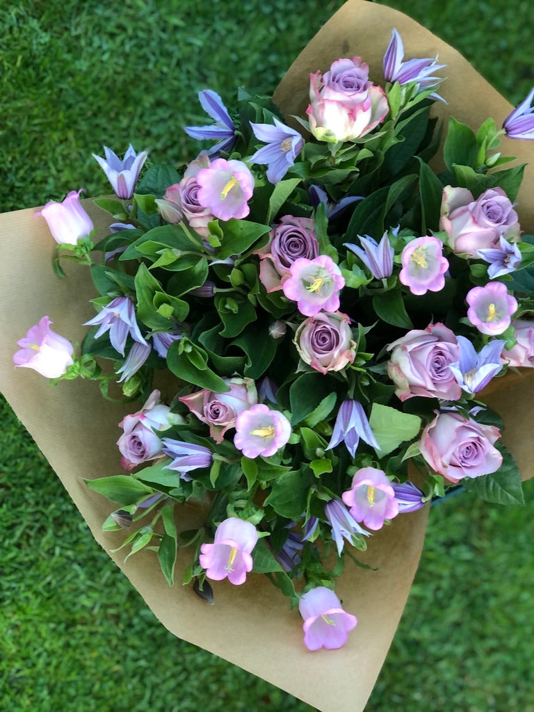 SEASONAL FLOWER DELIVERIES image 6
