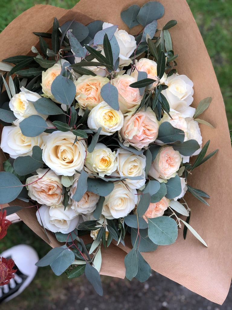 SEASONAL FLOWER DELIVERIES image 10