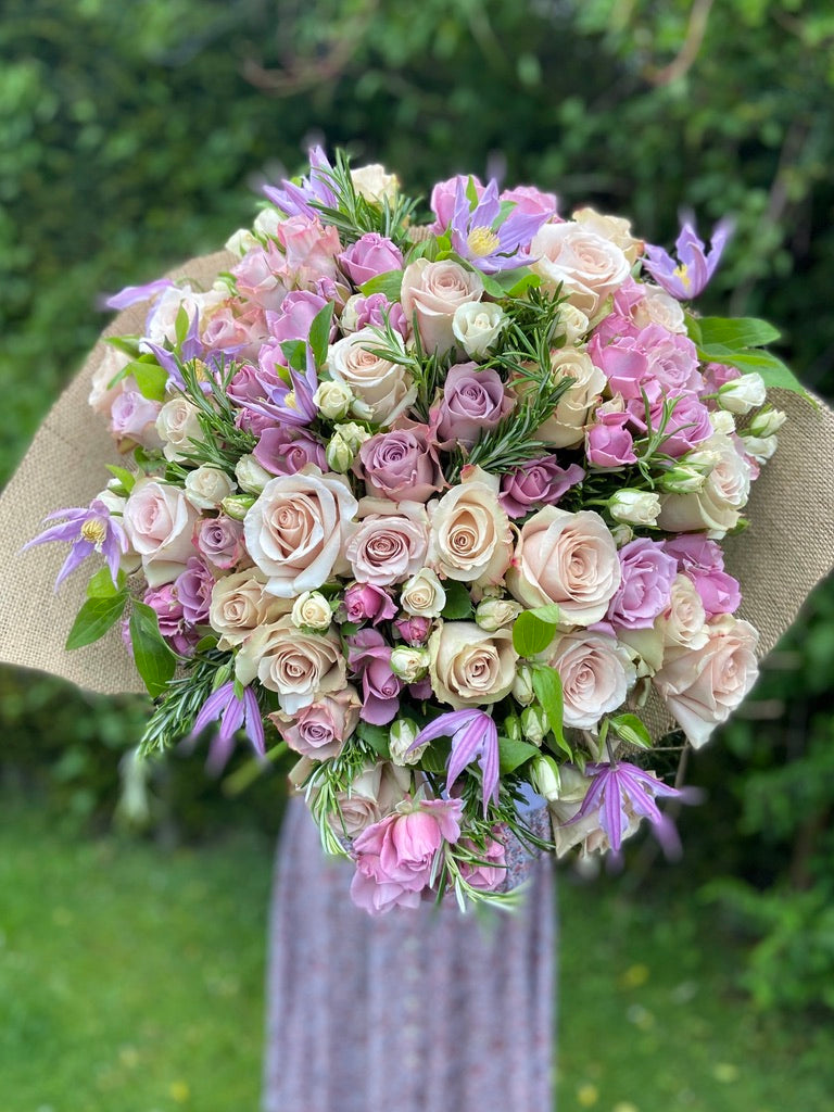 SEASONAL FLOWER DELIVERIES image 0