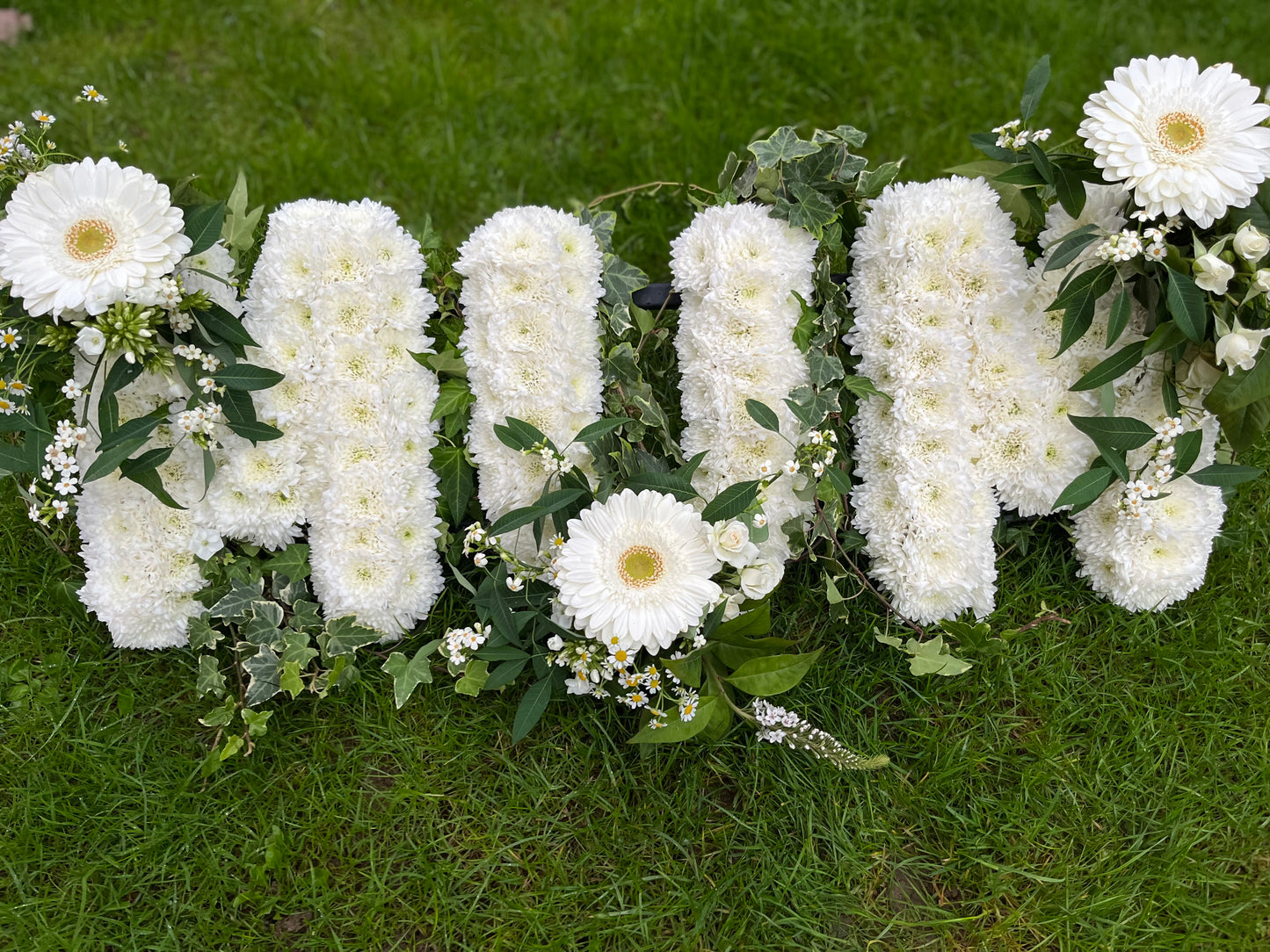 Letter-Shaped Funeral Tribute – Mum
